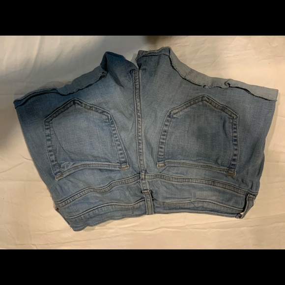 Hollister mid-rise distressed shorts - Picture 2 of 2